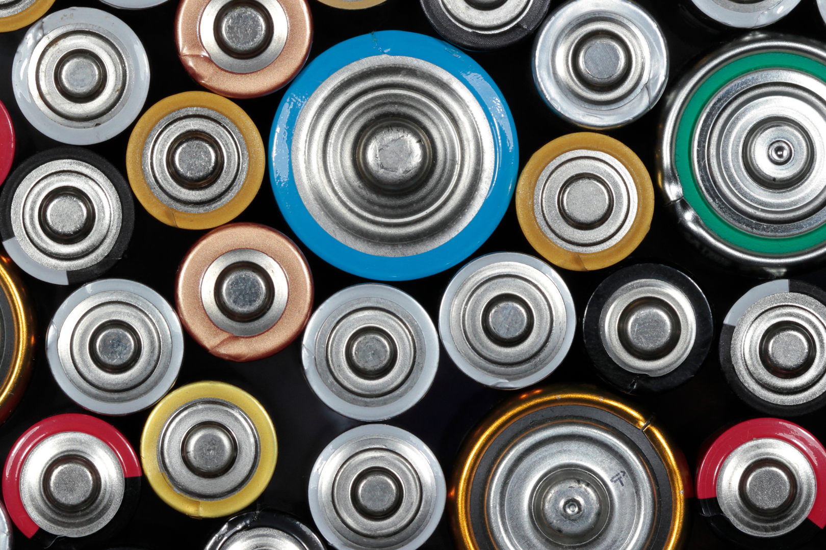 a large number of batteries - electrolytic batteries, which are used for recycling